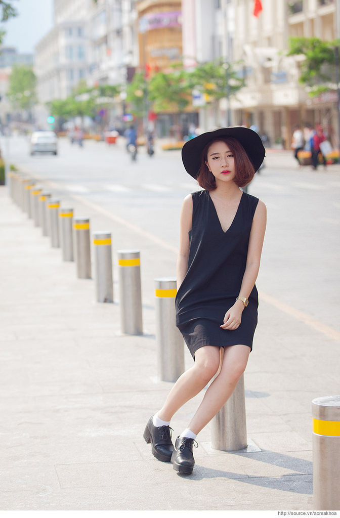 超清tp美眉女厕嘘嘘